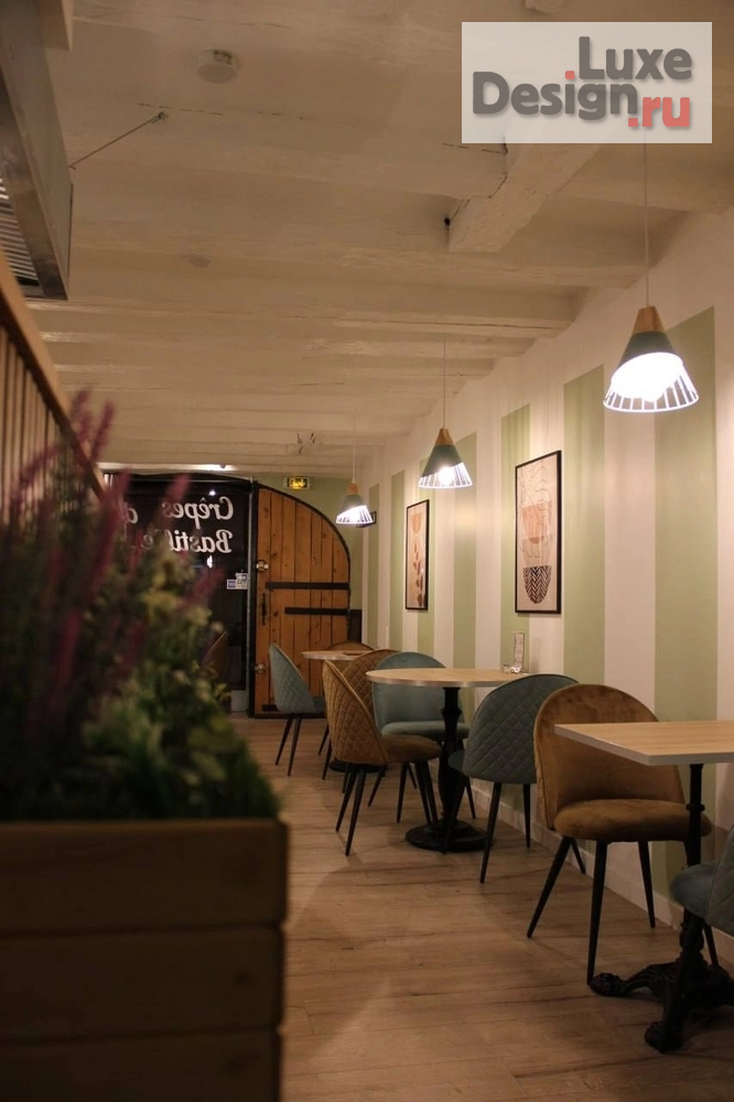 Дизайн интерьера кафе "Crepes De La Bastille" (фото 3)