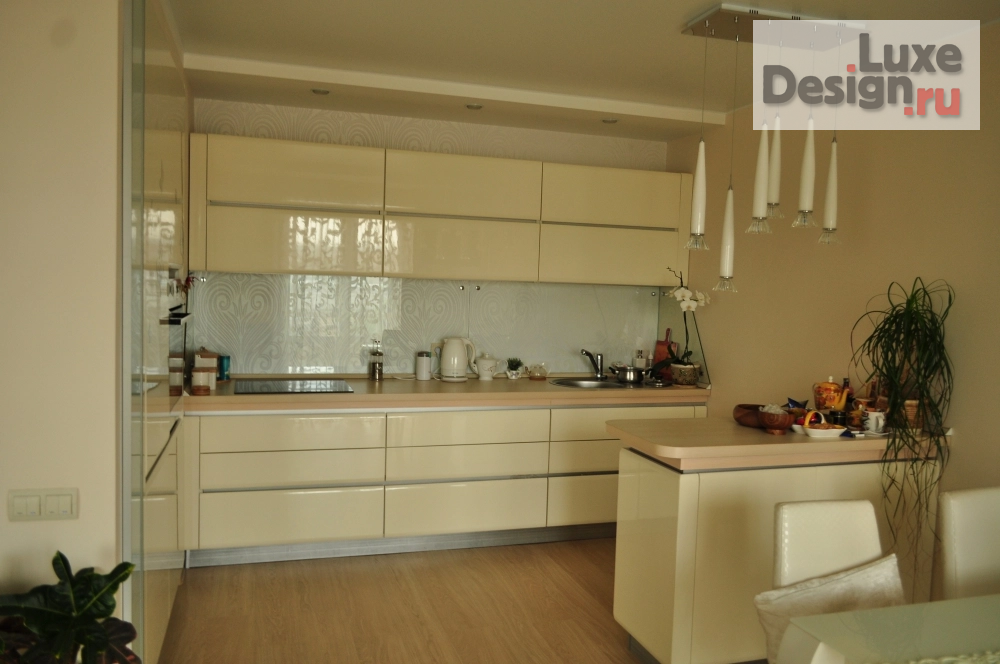 Дизайн интерьера двухкомнатной квартиры "Пудра и глянец" (фото 3)